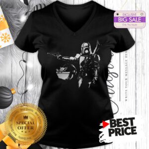 Hit Pulp Fiction Pulp Mando The Mandalorian Baby Yoda V-Neck