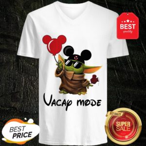 Beautiful Baby Yoda Vacay Mode V-Neck