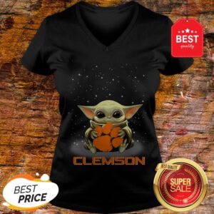 Official The Star Wars Baby Yoda Hug Clemson Tigers V-Neck