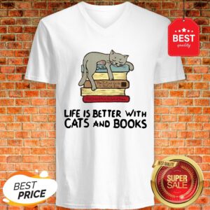 Tricou Pictat Manual Cats & Books V-Neck
