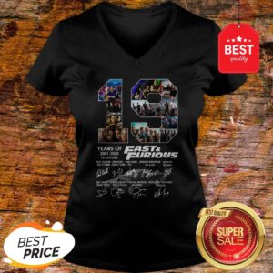 Official 19 Years Of Fast & Furious 2001 2020 10 Movies Signatures V-Neck