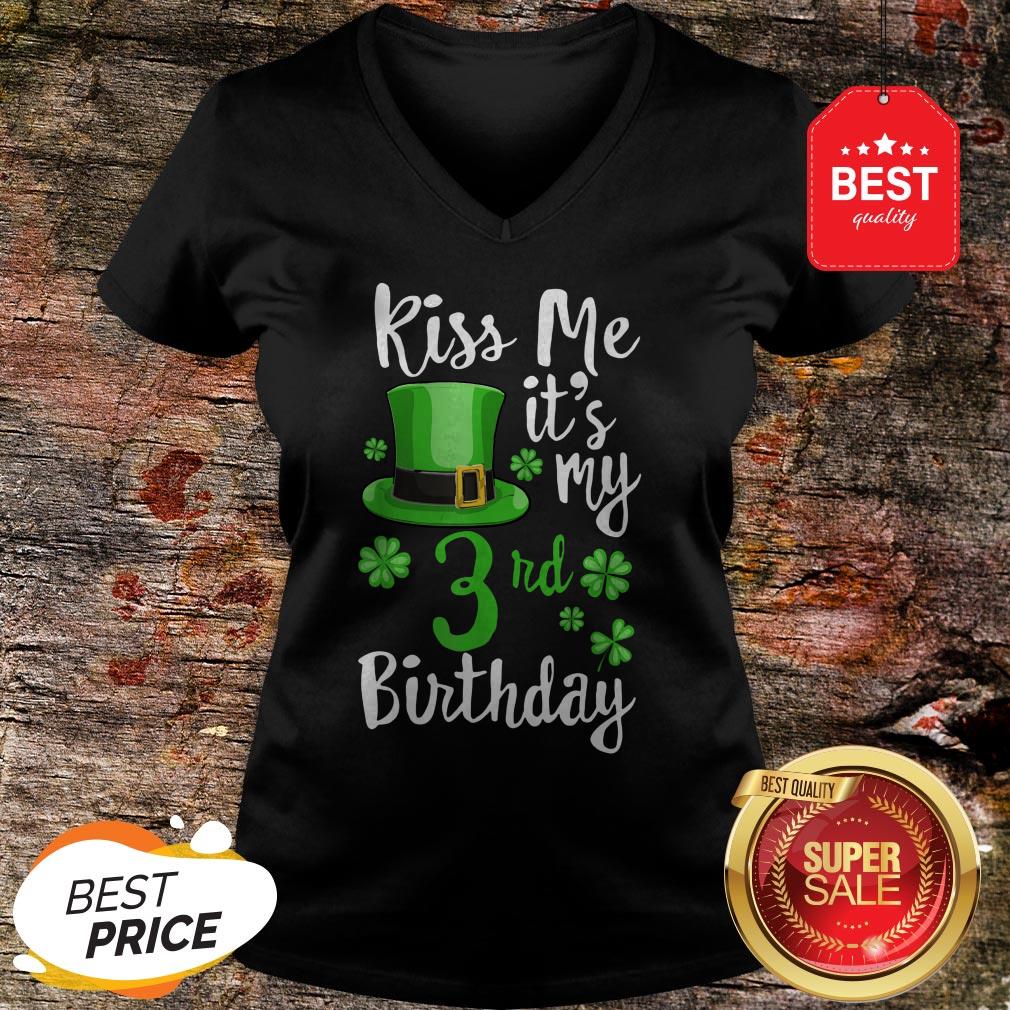 Kiss Me It’s My 3rd Birthday St Patricks Day Shamrock Gift V-Neck Kiss Me It’s My 3rd Birthday St Patricks Day Shamrock Gift V-Neck
