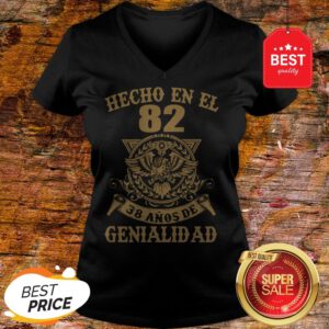 Official Eagle Hecho En El 82 38 Anos De Genialidad V-Neck