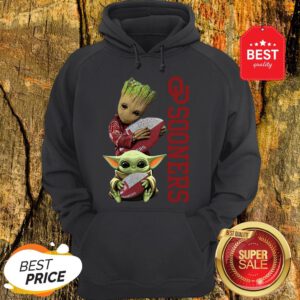 Baby Groot And Baby Yoda Hug Oklahoma Sooners Hoodie