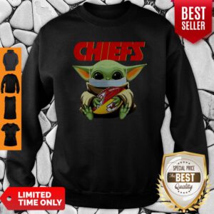 Top Baby Yoda Face Mask Hug Kansas City Chiefs Sweatshirt