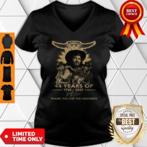 Waylon Jennings 44 Years Of 1958 2020 Thank You For The Memories Signature V-Neck