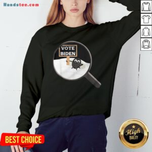 The Fly On Vice President Pence Head Debate 2020 Vote Biden Sweatshirt - Design By Handstee.com