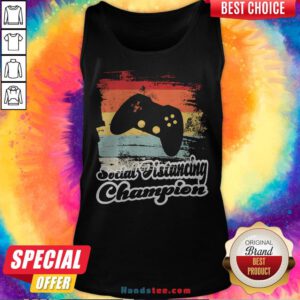Social Distancing Champion Gaming Controller Vintage Retro Tank Top - Design By Handstee.com