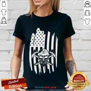 Skull USA Flag American Themed Decor V-neck- Design By Handstee.com