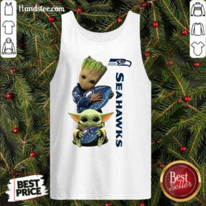 Good Baby Groot And Baby Yoda Hug Seahawks Tank-Top- Design By Proposetees.com