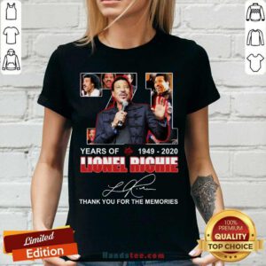71 Year Of 1949 2020 Lionel Richie Signature Thank You For The Memories V-neck- Design by handstee.com