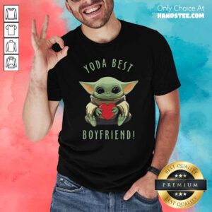 Funny Baby Yoda Hug Heart Best Boyfriend Shirt - Design by handstee.com