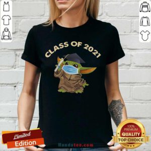Official Baby Yoda Face Mask Class Of 2021 V-neck - Design by handstee.com