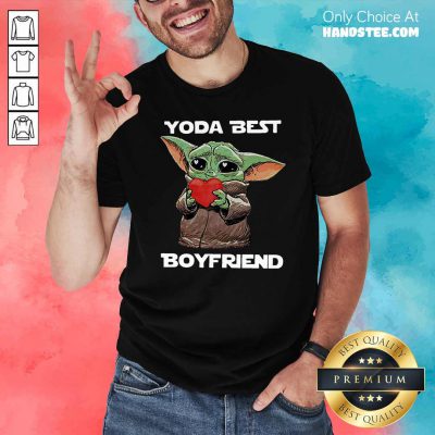 Official Baby Yoda Hug Heart Best Boyfriend Shirt - Design by handstee.com