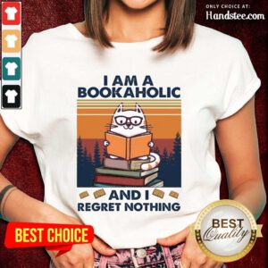 Ecstatic Cat I Am A Bookaholic Relaxed Ladies Tee