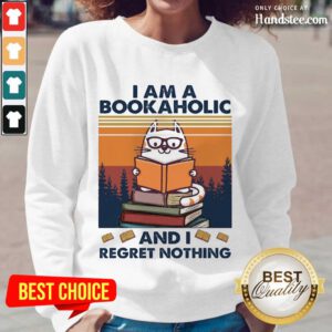 Ecstatic Cat I Am A Bookaholic Relaxed Long-Sleeved
