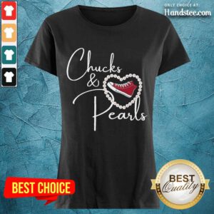 Hot Chucks And Pearls 2021 Valentine Heart Ladies Tee
