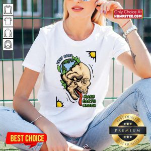 Very Easy Make Earth Green Skull V-neck