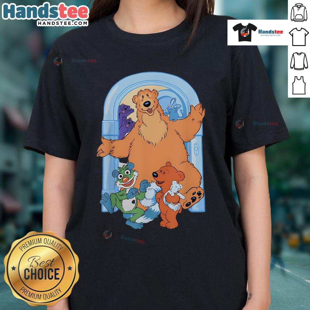 Alt Text: Cute bear illustration at a blue house door on a ladies tee, perfect for casual wear and animal lovers.