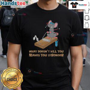 Funny mouse training with a mousetrap fitness workout bench press design on a T-shirt, perfect for animal lovers and gym enthusiasts.