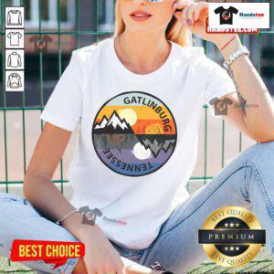 Retro vintage ladies tee featuring Gatlinburg, Tennessee design, perfect for stylish fans of this scenic mountain town.