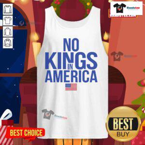 Hot No Kings in America tank top featuring a bold graphic design, perfect for casual wear and summer style.