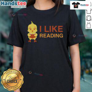 Cute chicken reading a book on a ladies tee, perfect for book lovers and chicken enthusiasts alike.