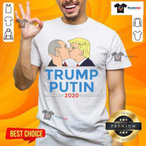 Alt Text: Hot Donald Trump kissing Putin graphic on Anti Trump 2020 T-Shirt, showcasing political satire and humor.