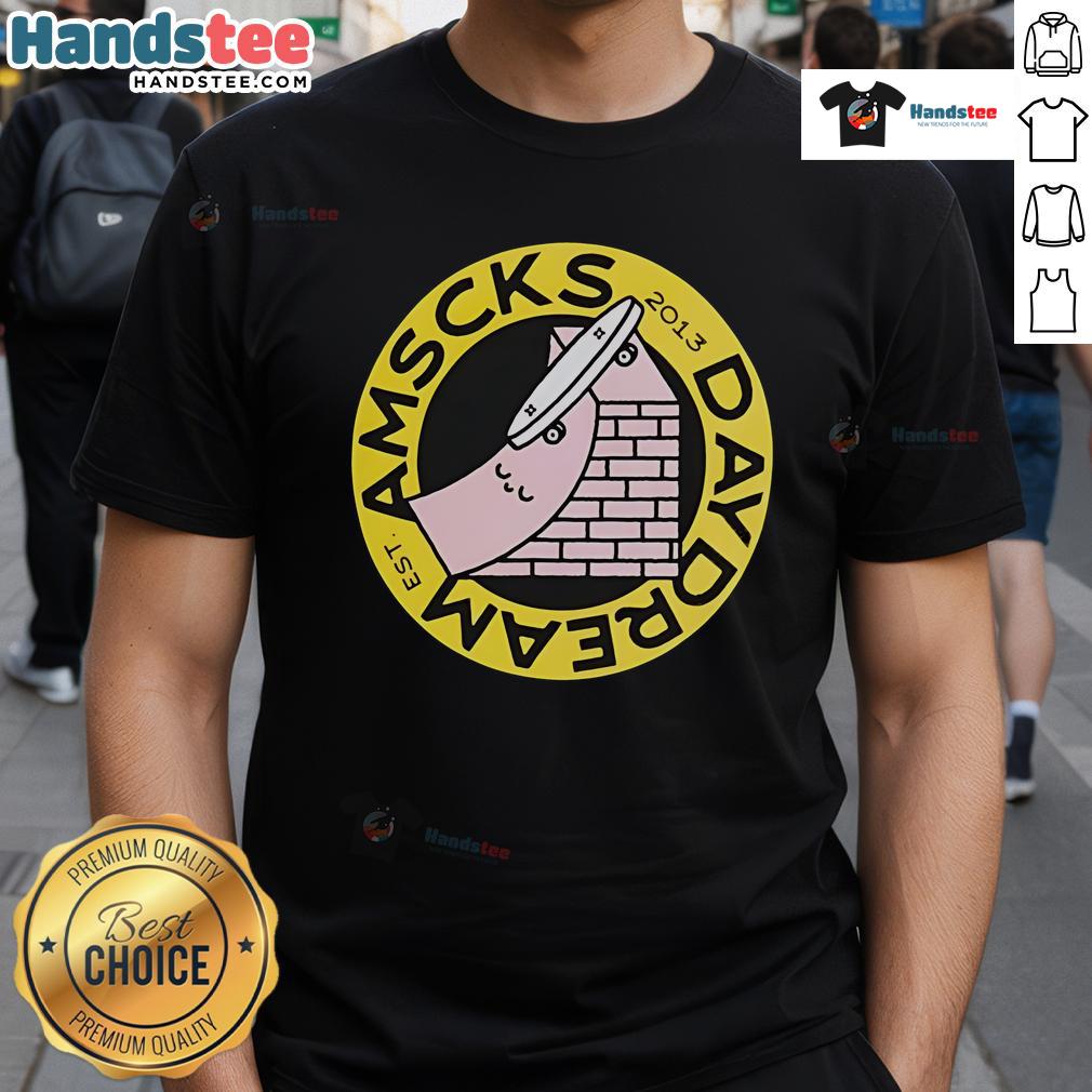 Nice American Socks Halfpipe T-Shirt featuring a cool graphic design, perfect for casual wear and skate enthusiasts.