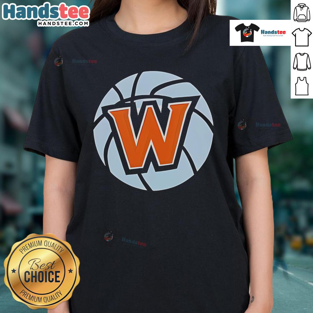 Nice Kevin McCallister and Macaulay Culkin in Los Angeles waves on a stylish ladies tee, perfect for fans of 'Home Alone'.