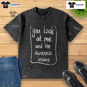 Good Baby Queen washed t-shirt with a playful design, perfect for casual wear and embracing confidence.