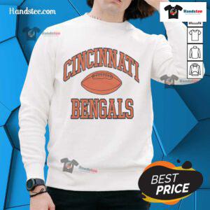 Cozy Nice Cincinnati Bengals Gridiron Sweatshirt on display, perfect for fans showing team pride and staying warm.