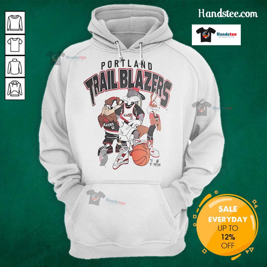 Vintage 00s Looney Tunes Portland Trail Blazers hoodie, featuring colorful graphics and NBA branding for sports fans.