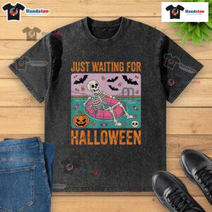 Nice spooky summer skeleton t-shirt, perfect for Halloween vibes and casual wear. Ideal for festive summer style.