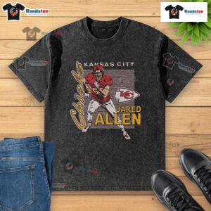 Alt Text: Official Chiefs Jared Allen Signature Washed T-Shirt featuring the player's name and team logo in a stylish design.