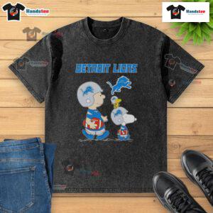 Alt Text: Good Snoopy and Friends X Detroit Lions NFL football lover washed t-shirt featuring a playful design and vibrant colors.