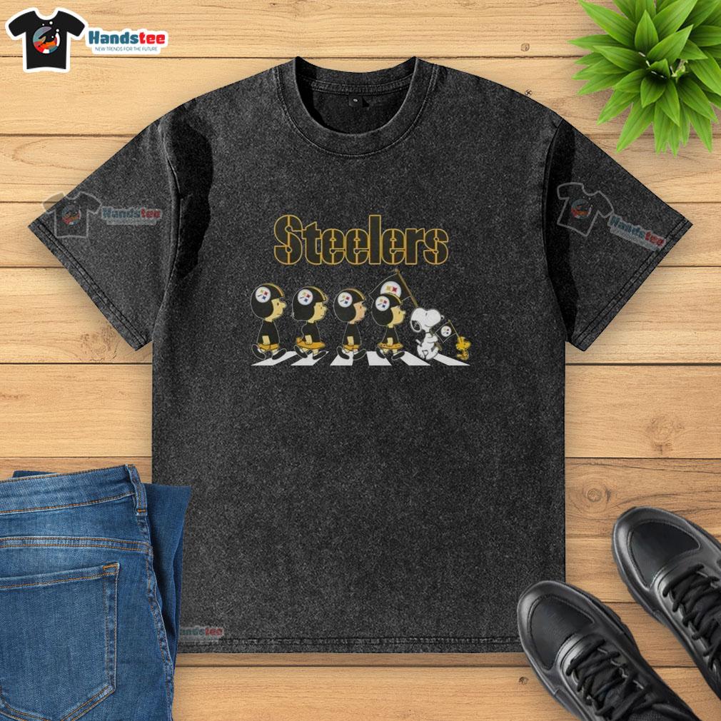 Good Pittsburgh Steelers X Peanuts Snoopy and Friends Abbey Road washed t-shirt featuring iconic characters in a fun design.