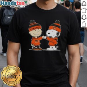 Nice Peanuts Charlie Brown fist bump with Snoopy on Cincinnati Bengals football T-shirt, perfect for fans.
