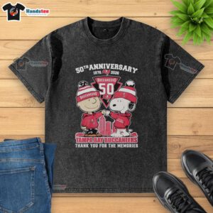 Nice Tampa Bay Buccaneers outfit featuring Snoopy and Charlie Brown 50th Anniversary washed t-shirt 1976-2026.