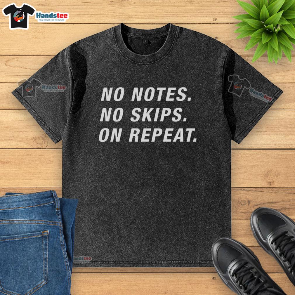 Alt Text: Chicago Bears washed t-shirt featuring 'Official No Notes No Skips' design, perfect for fans and casual wear.