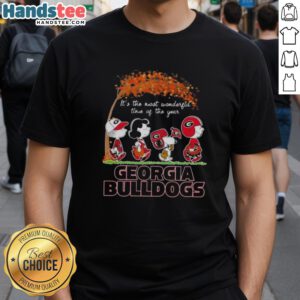 Premium Georgia Bulldogs X Peanuts Snoopy And Friends autumn T-shirt featuring festive designs for the holiday season.
