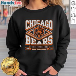 Alt Text: Cozy Top Chicago Bears heater sweatshirt featuring team logo, perfect for game day and chilly weather.