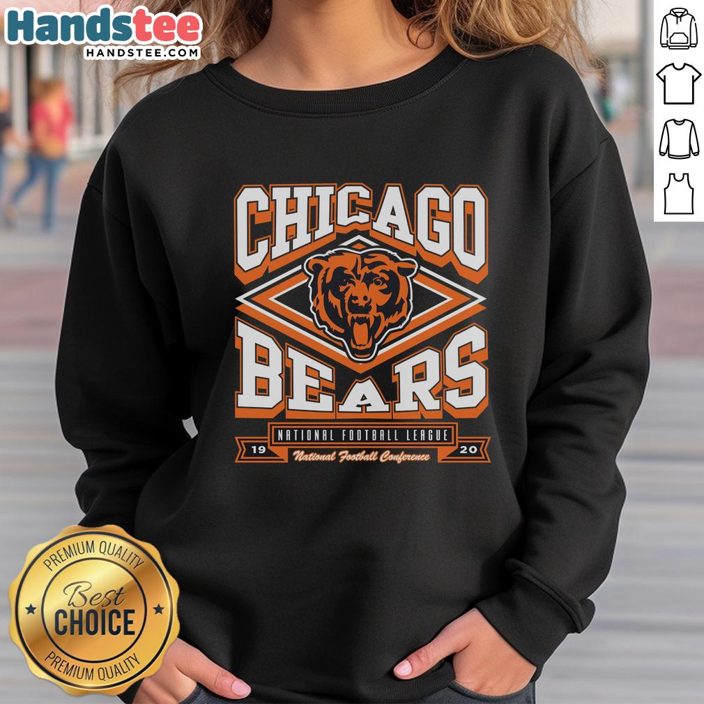 Alt Text: Cozy Top Chicago Bears heater sweatshirt featuring team logo, perfect for game day and chilly weather.