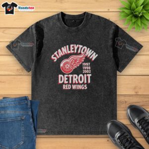 Alt Text: Official Stanleytown Detroit Red Wings 1997-1998-2002 washed t-shirt showcasing team logo and vintage design.